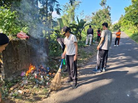 GIAT JUMAT BERSIH DESA SEPANG KELOD